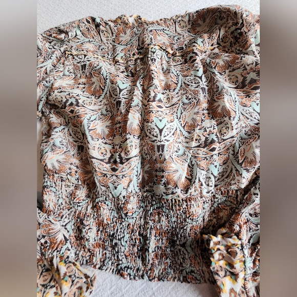 ANTHROPOLOGIE Flounce Printed Ruffle V-Neck Longsleeve Blouse. Size Medium. - Picture 16 of 16